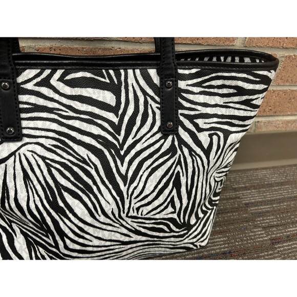Michael Kors Zebra Signature Carter Large Open Tote bag #30T1SZPT3I - Picture 16 of 16